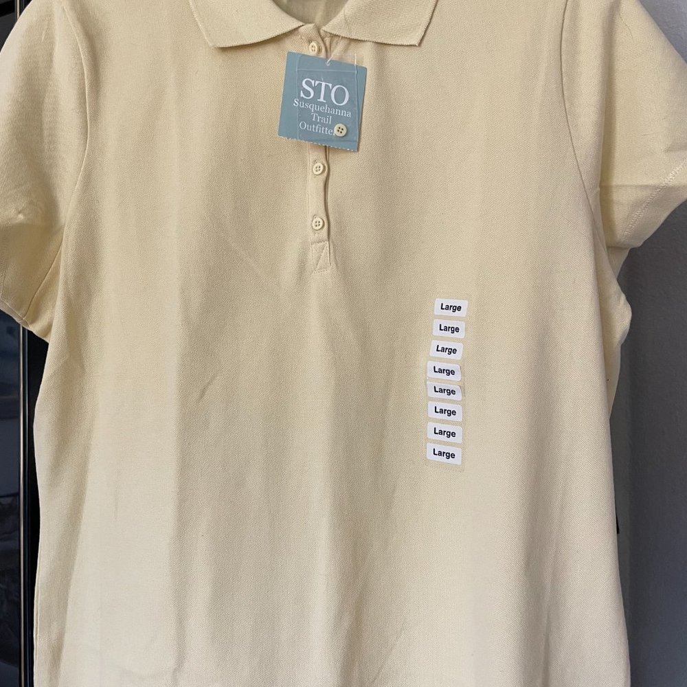 NWT STO Yellow Short sleeved blouse. Size Large